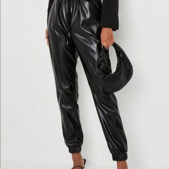 MISSGUIDED size 8 - black faux leather jogger pants - Picture 3 of 6